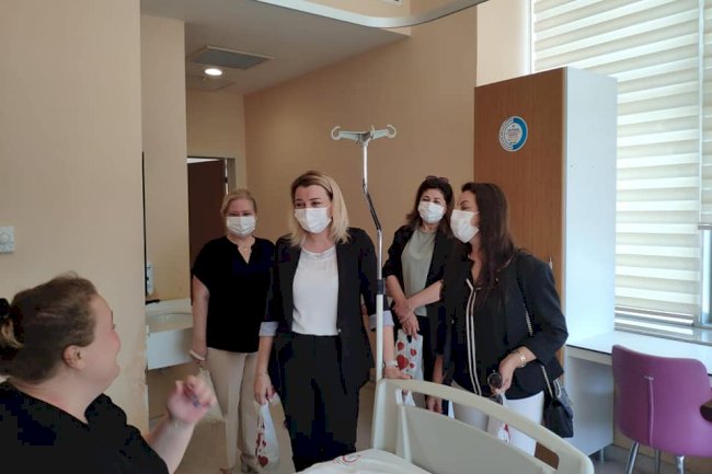 AK Partili kadınlardan anlamlı ziyaretler 