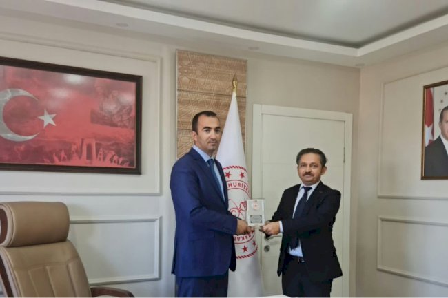 Çelen’den Yılmaz’a teşekkür plaketi (13.10.2022)