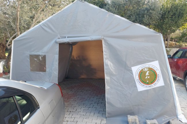 Çadırlar deprem bölgesine ulaştı