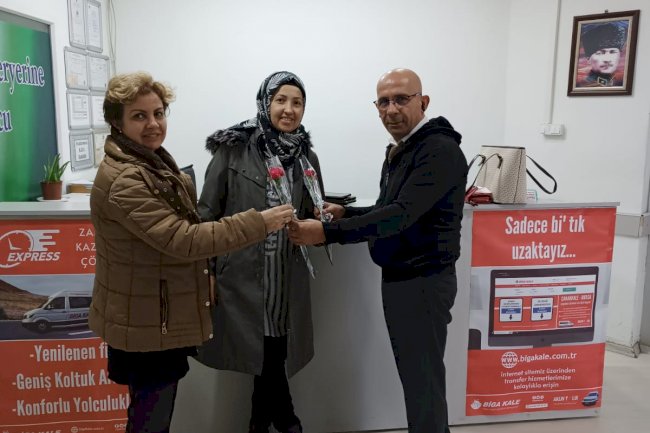 BİGA KALE’DEN KADINLARA KARANFİL
