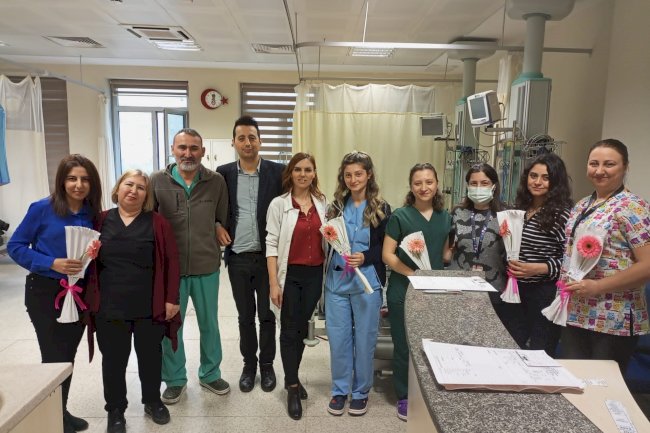 AYVACIK’TA KARANFİLLİ KUTLAMA