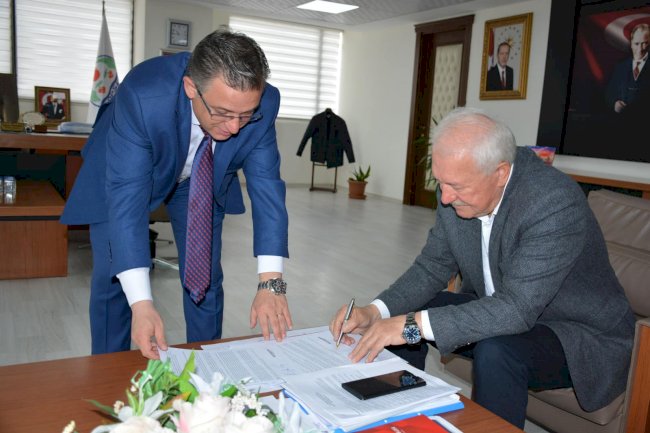 Lapseki Belediyesi’nde Maaş ve Promosyon Protokolü İmzalandı