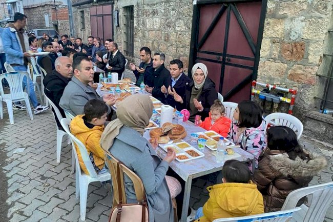Ayvacık Ahmetçe’de  İftar Düzenlendi