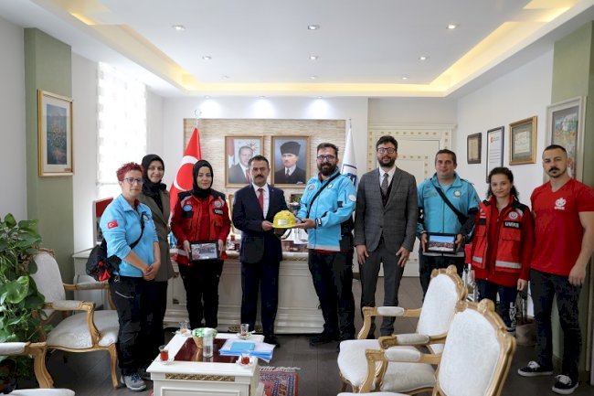 Çanakkale’den Deprem Bölgesine İlk Ulaşan UMKE Ekibine Teşekkür