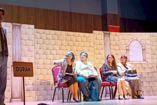 ÇASEMDER Tiyatro Topluluğu Alkışları Topladı