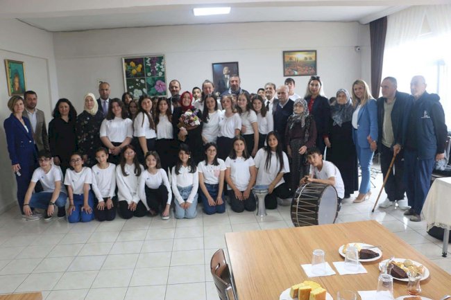 Huzurevinde Birlikte Şarkılar Söylediler