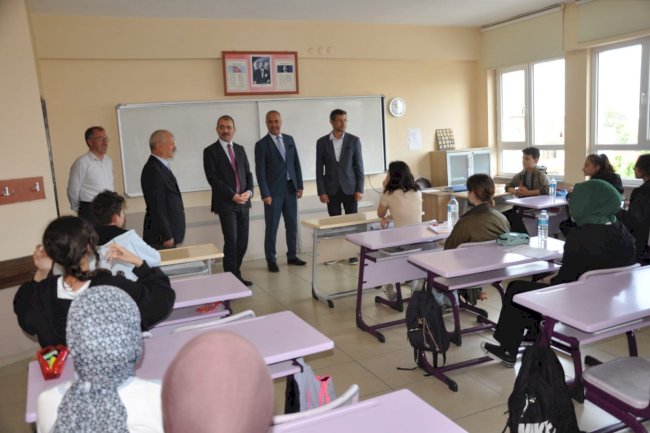 Biga Kaymakamı Erdinç Dolu Okul Ziyaretleri Gerçekleştirdi