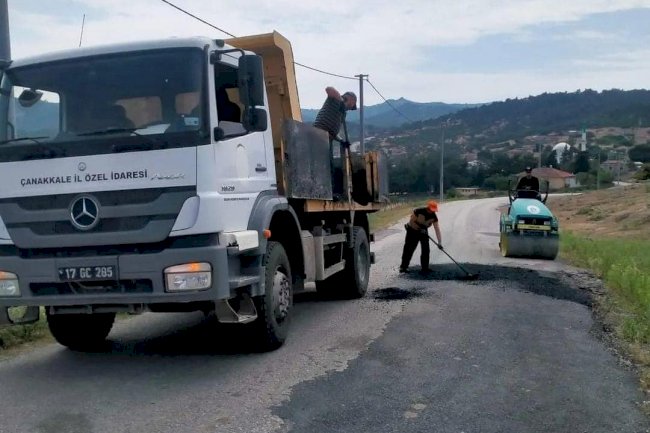 Köy Yolları’nda Bakım Çalışmaları Sürüyor