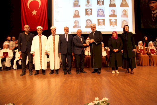 İÇDAŞ Kongre Merkezinde Hafızlık Merasimi Düzenlendi
