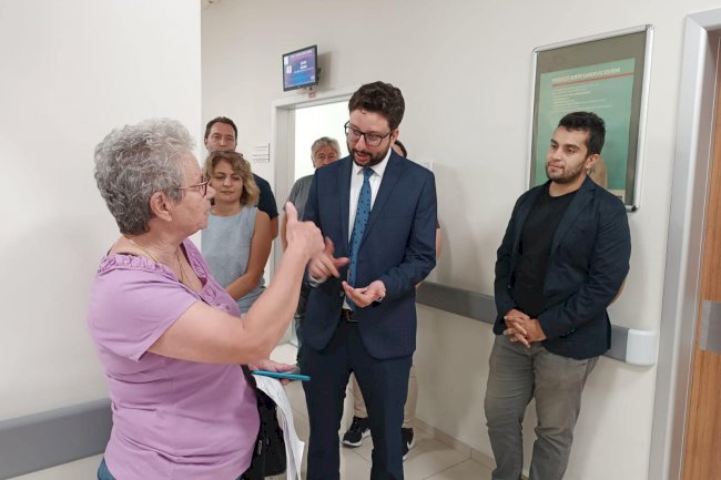 Baştürk, Gökçeada’da sağlık tesislerini inceledi