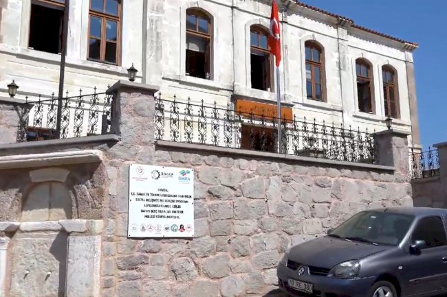 "Bayramiç Kütüphane & Kafe kullanımda