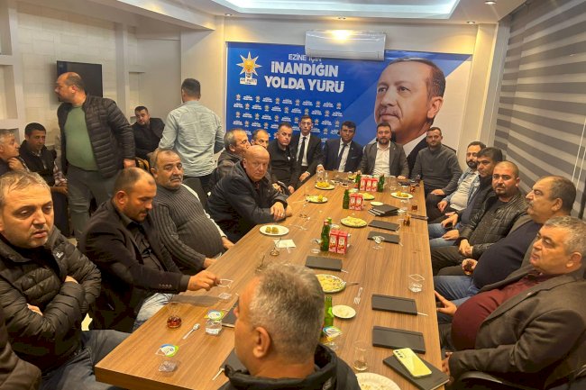 Egemen Canbaz misafirlerini ağırlıyor