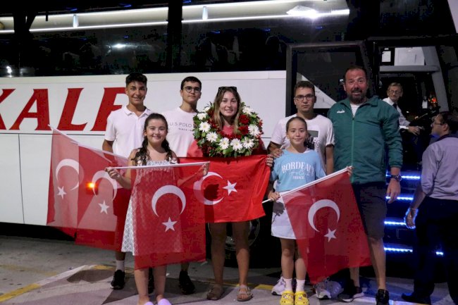 Milli Sporcuya Coşkulu Karşılama