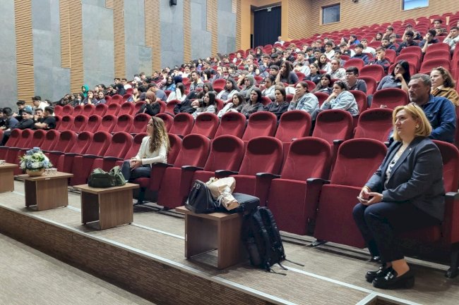 Ezine’de Bilim Rüzgârı: Öğrenciler Lazer Teknolojisini Yakından Tanıdı