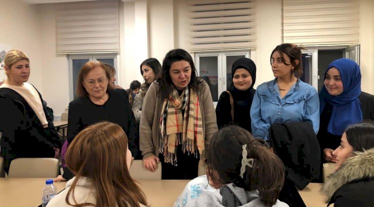 İskenderoğlu, gençlerin taleplerini dinledi 