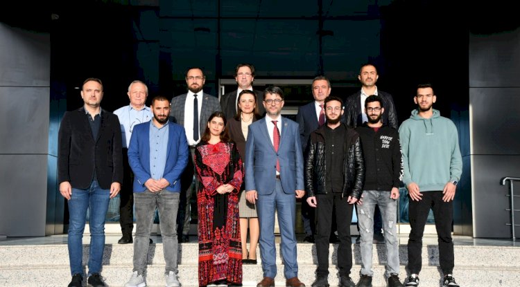 Erenoğlu; “Filistinli 19 öğrencimiz var. Bir kısmı Filistin’de”