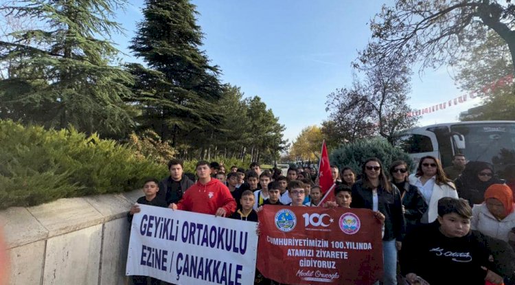 Öğrenciler Ata’nın huzuruna çıktı