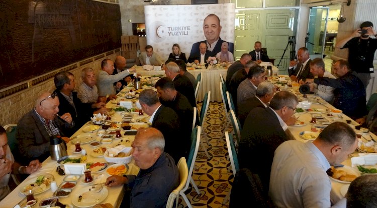 Ayhan Gider muhtarlarla buluştu