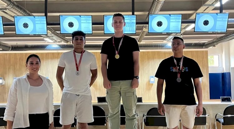 Madalyalarını aldılar