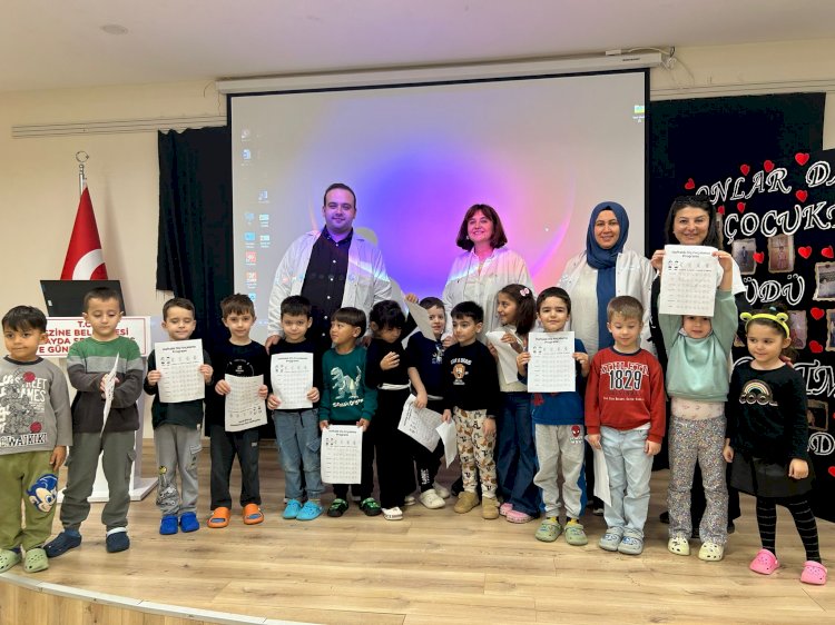 Ezine’de İlayda Sevinç Anaokulu’nda miniklere diş sağlığı eğitimi verildi