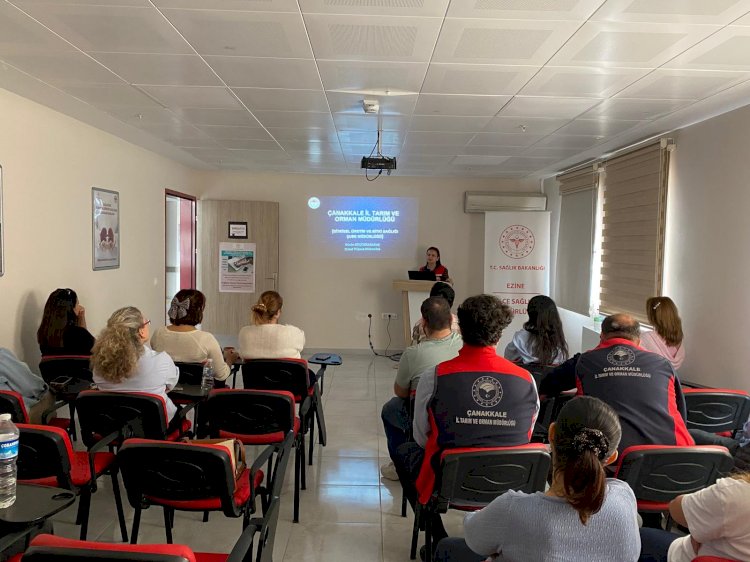 Ezine İlçe Sağlık Müdürlüğü Personeline Kahverengi Kokarca ve Kışlak Mücadelesi Eğitimi